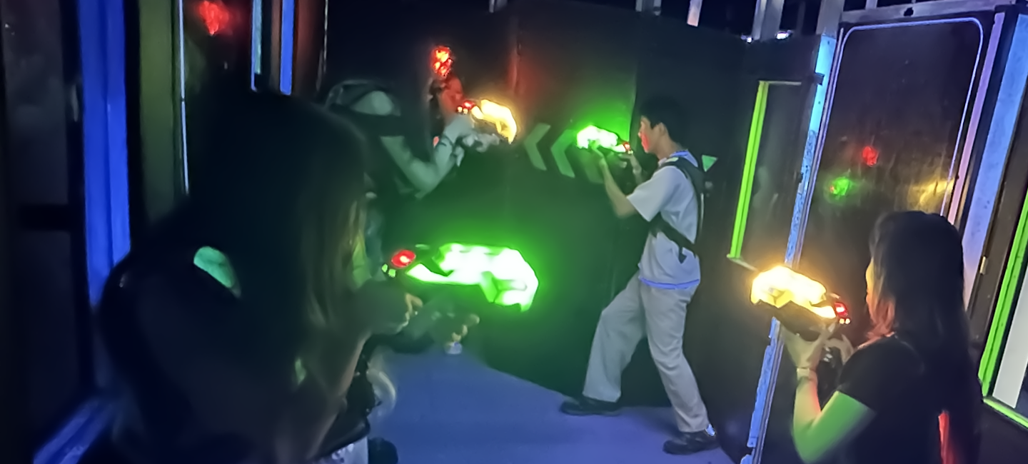 場地介紹| 六度空間:台北鐳射對戰射擊會館